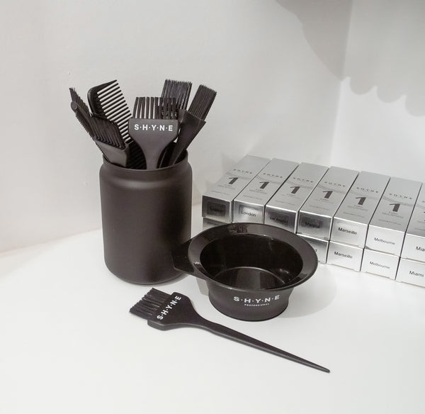 Wer zahlt die Arbeitsmaterialien im Friseursalon?